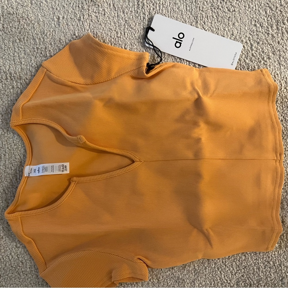ALO Cropped Ribbed Top - BRAND NEW w/ Tags